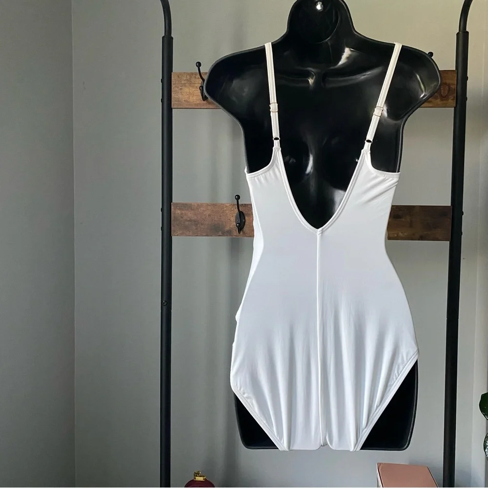 Michael Michael Kors White Stretch Tummy Control Sash-Ring V Neck Swimsuit 10 - Picture 5 of 7